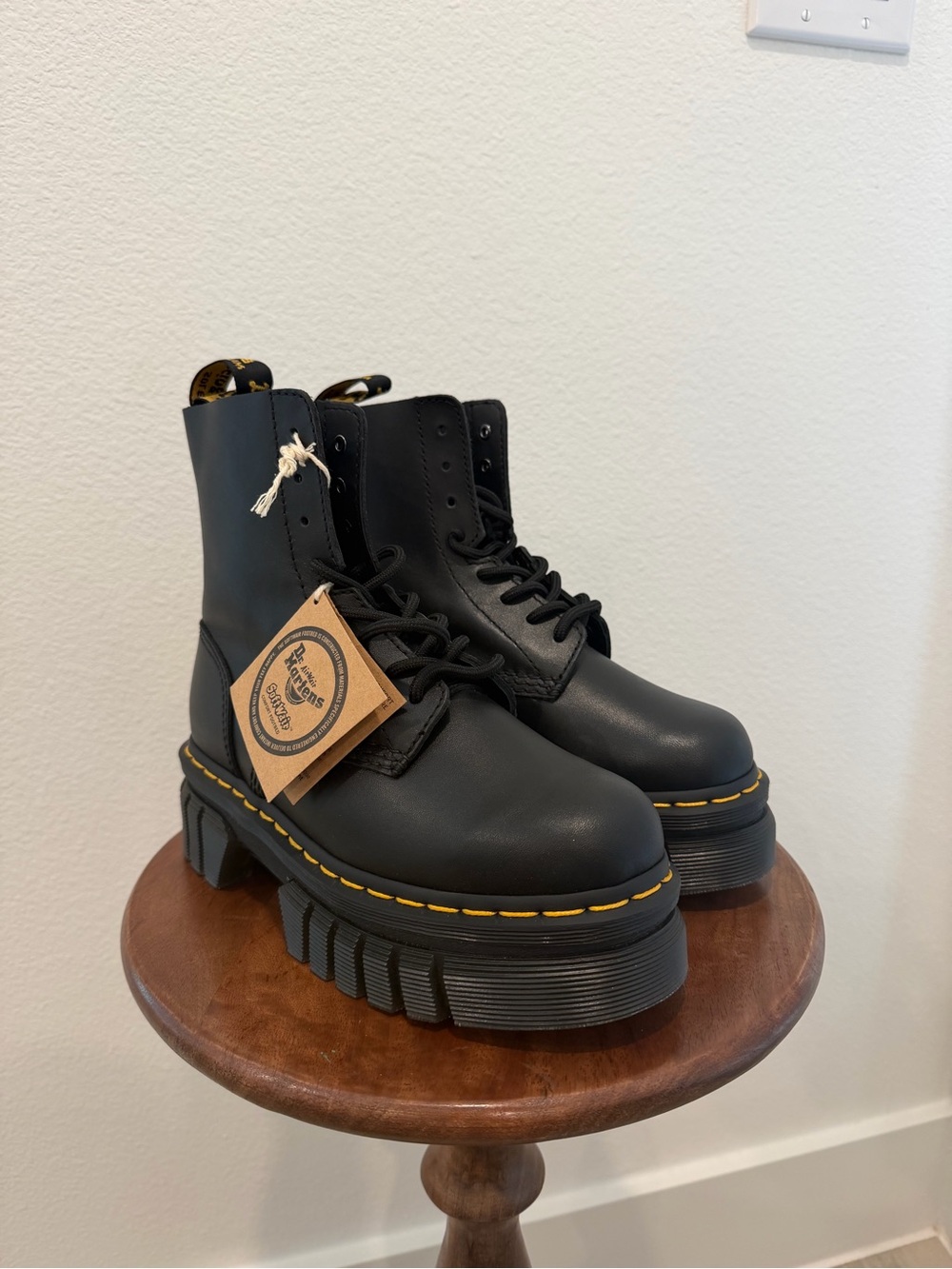 DR. MARTENS AUDRICK NAPPA
LEATHER PLATFORM ANKLE BOOTS BLACK WOMENS SIZE 5 NEW